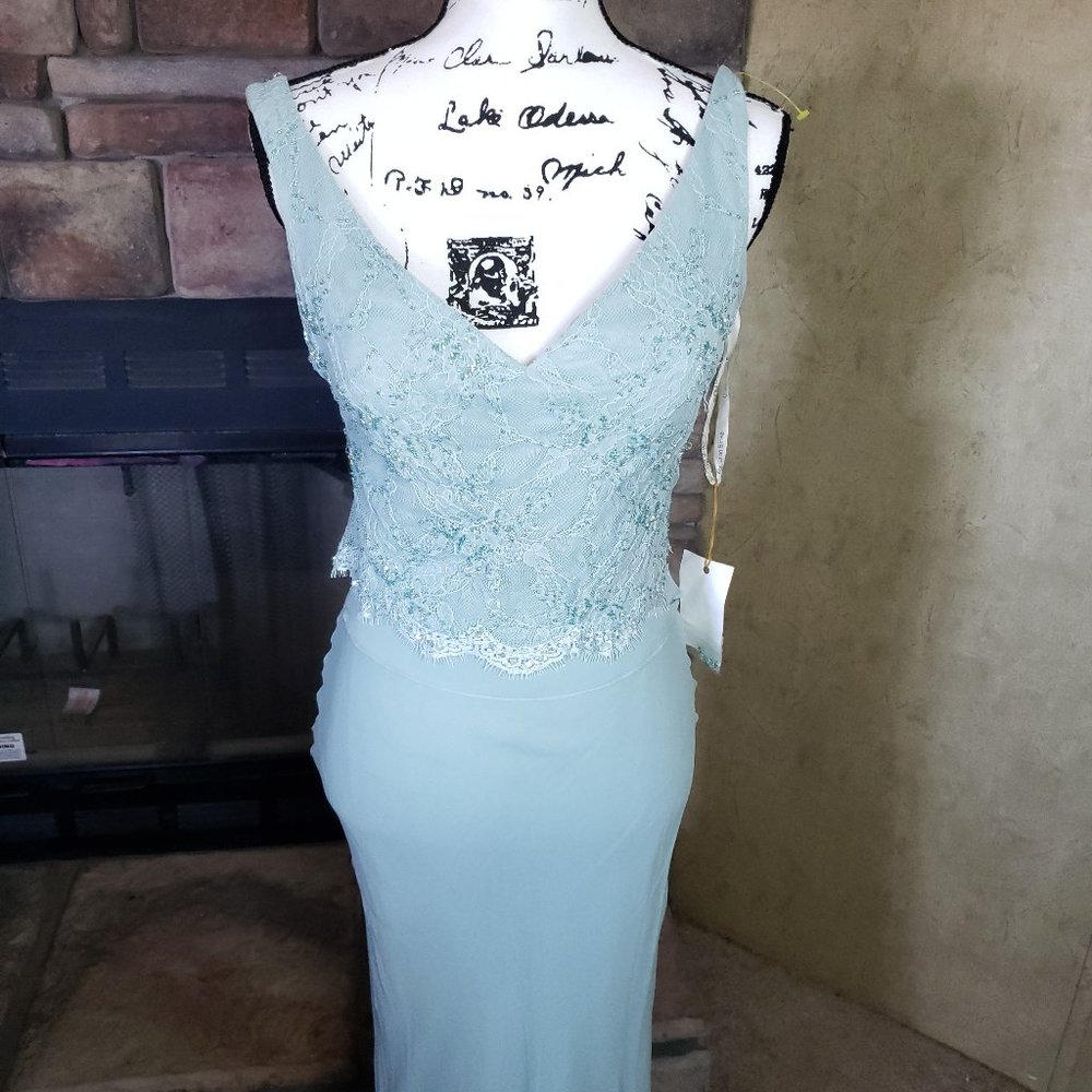 Camron Blake by Mon Cheri Aqua Gown NWT Beaded Lace Silk Flowy 15684 Size 6